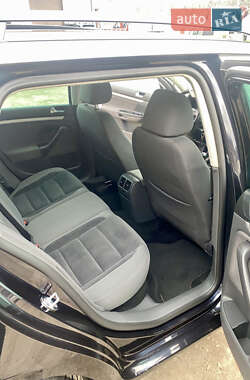 Универсал Volkswagen Golf 2009 в 