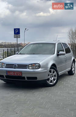 Хэтчбек Volkswagen Golf 2003 в 