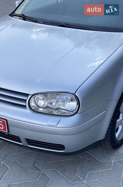 Хэтчбек Volkswagen Golf 2003 в 