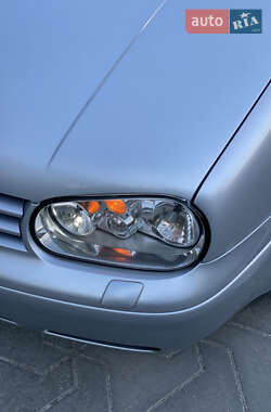 Хэтчбек Volkswagen Golf 2003 в 
