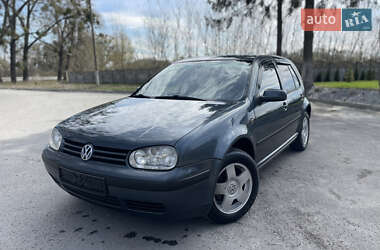 Хэтчбек Volkswagen Golf 2000 в 