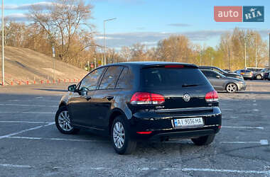 Хетчбек Volkswagen Golf 2011 в 