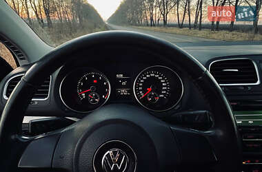 Хетчбек Volkswagen Golf 2011 в 
