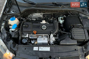 Хетчбек Volkswagen Golf 2011 в 