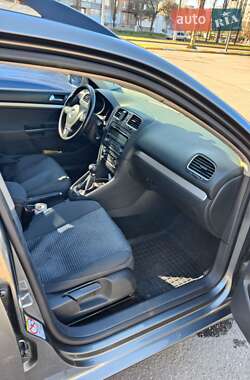 Универсал Volkswagen Golf 2010 в 