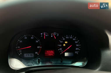 Хэтчбек Volkswagen Golf 2001 в 