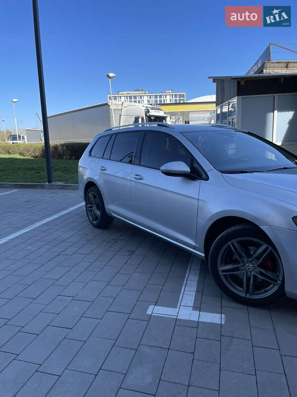 Универсал Volkswagen Golf 2013 в Ивано-Франковске