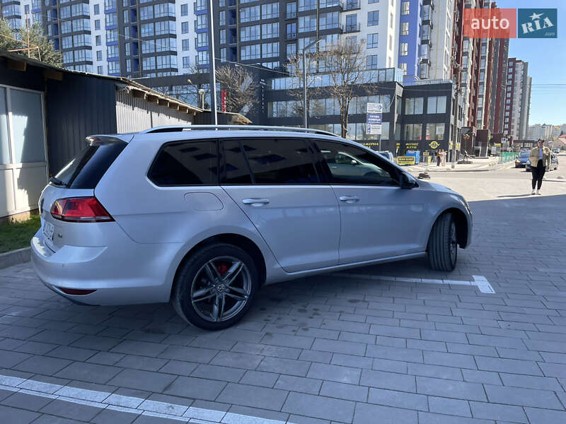 Универсал Volkswagen Golf 2013 в Ивано-Франковске