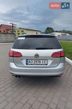 Універсал Volkswagen Golf 2013 в 