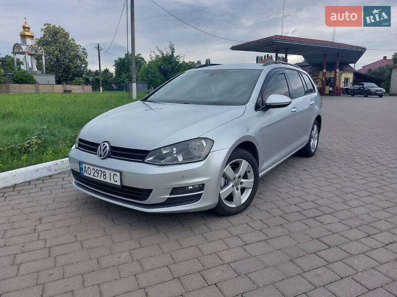 Універсал Volkswagen Golf 2013 в 