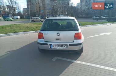 Хэтчбек Volkswagen Golf 2002 в 