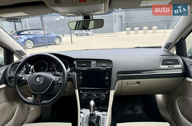 Универсал Volkswagen Golf 2018 в 