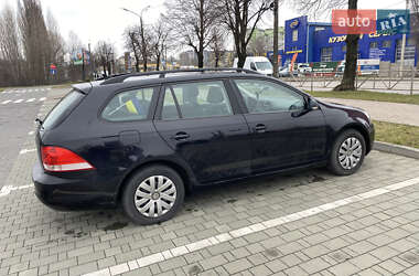 Універсал Volkswagen Golf 2013 в 