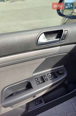 Хэтчбек Volkswagen Golf 2007 в 