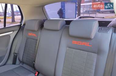 Хэтчбек Volkswagen Golf 2007 в 