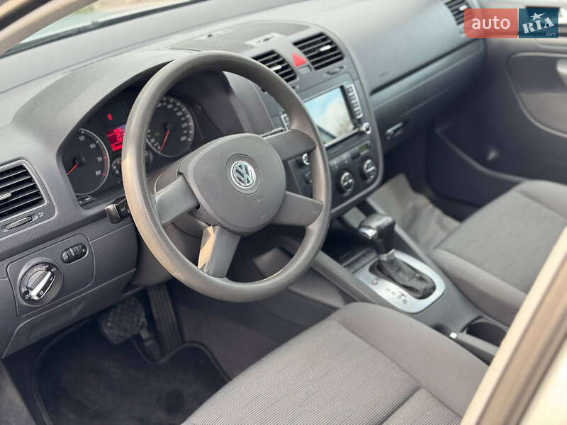 Хэтчбек Volkswagen Golf 2005 в Дрогобыче фото 26 Хэтчбек Volkswagen Golf 2005 в Дрогобыче