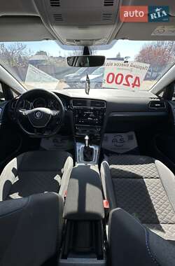 Хэтчбек Volkswagen Golf 2019 в 