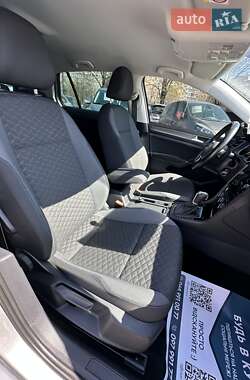 Хэтчбек Volkswagen Golf 2019 в 