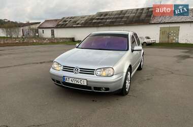 Хэтчбек Volkswagen Golf 2002 в 
