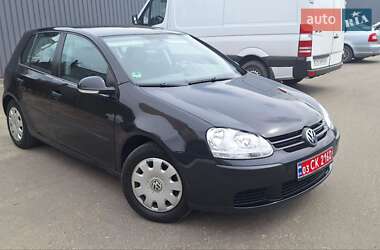 Хэтчбек Volkswagen Golf 2005 в 