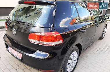 Хэтчбек Volkswagen Golf 2010 в 