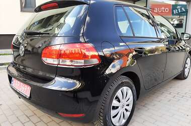 Хэтчбек Volkswagen Golf 2010 в 
