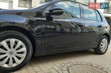 Хэтчбек Volkswagen Golf 2010 в 