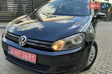 Хэтчбек Volkswagen Golf 2010 в 