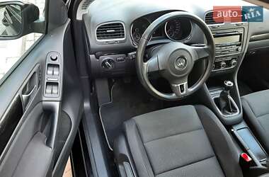 Хэтчбек Volkswagen Golf 2010 в 