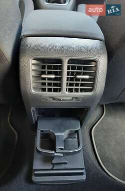 Хэтчбек Volkswagen Golf 2010 в 