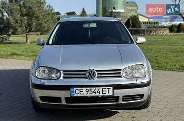 Хэтчбек Volkswagen Golf 2001 в 