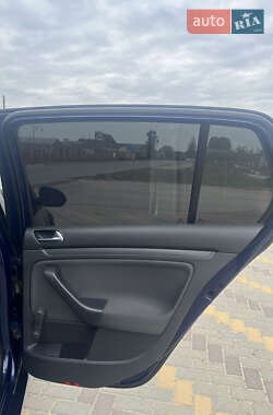 Хэтчбек Volkswagen Golf 2007 в 