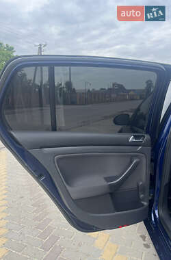 Хэтчбек Volkswagen Golf 2007 в 