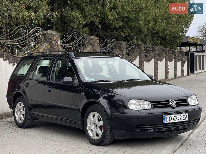 Універсал Volkswagen Golf 2001 в Тернополі