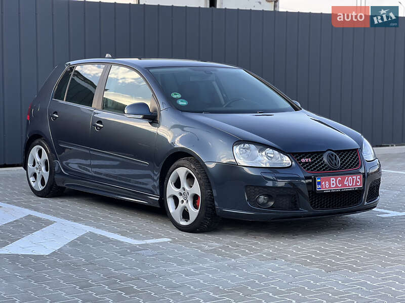 Хэтчбек Volkswagen Golf 2008 в 