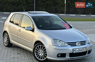 Хетчбек Volkswagen Golf 2005 в 