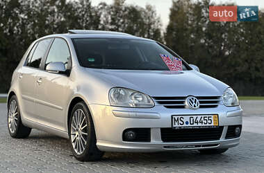 Хетчбек Volkswagen Golf 2005 в 