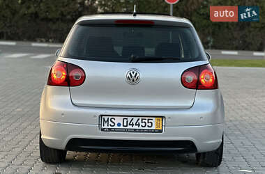 Хетчбек Volkswagen Golf 2005 в 