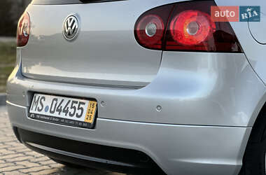 Хетчбек Volkswagen Golf 2005 в 