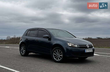 Хэтчбек Volkswagen Golf 2013 в 