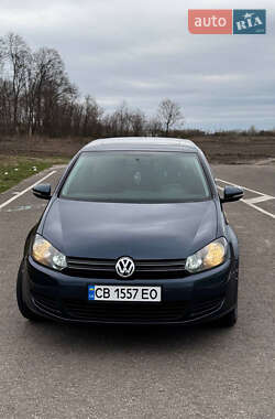 Хэтчбек Volkswagen Golf 2013 в 