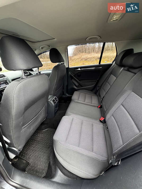 Хэтчбек Volkswagen Golf 2013 в Прилуках