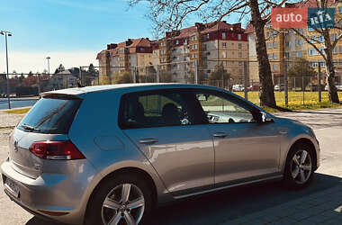 Хэтчбек Volkswagen Golf 2015 в 