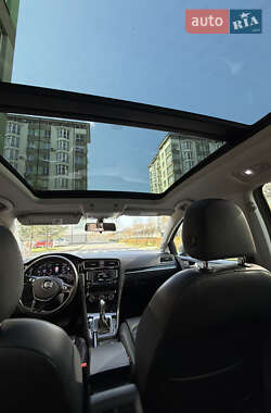Универсал Volkswagen Golf 2015 в 