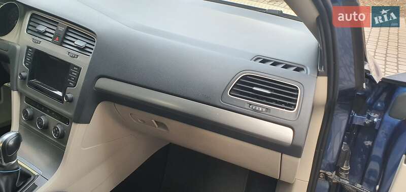 Универсал Volkswagen Golf 2015 в Ивано-Франковске