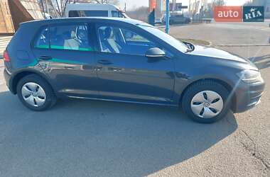 Хэтчбек Volkswagen Golf 2018 в 