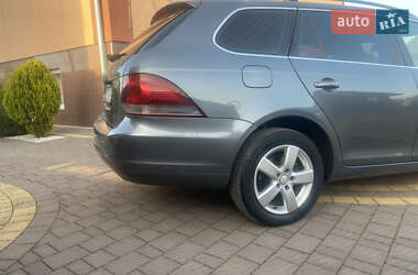 Универсал Volkswagen Golf 2010 в 