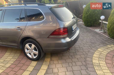 Универсал Volkswagen Golf 2010 в 