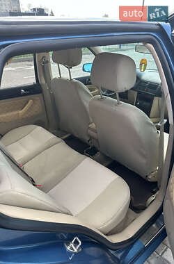 Хэтчбек Volkswagen Golf 1999 в 