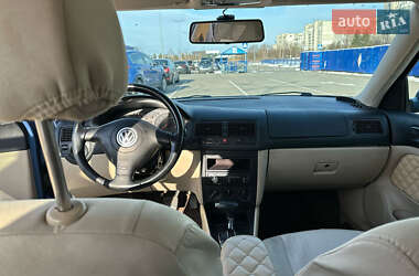 Хэтчбек Volkswagen Golf 1999 в 
